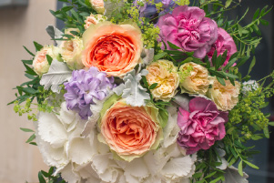 Bouquet Douce gratitude avec roses orange, carnations et hyacinthes